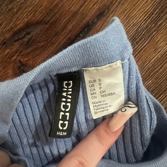 H&M Periwinkle Ribbed Crop Tank - Picture 3 of 3